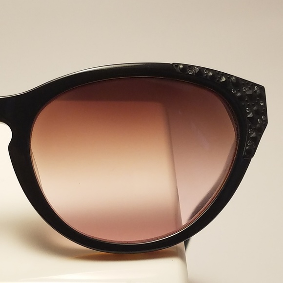 GUESS by Marchiano Women's Sunglasses - Picture 4 of 8